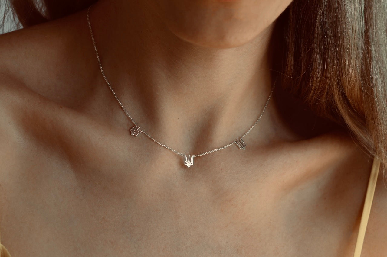 14K White Gold Tiny Triple Trident Choker Necklace